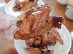 红烧乳鸽-煲煲掂风味煲仔饭餐厅(西区店)