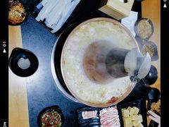 -果松木炭酸菜铜火锅·外婆参鸡汤