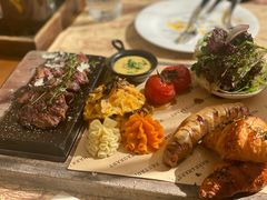 -Mark&Mars Restaurant