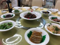 -山明水秀大饭店