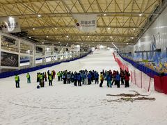 -乔波室内滑雪场