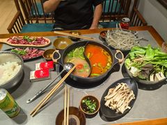 -苗阿哥酸汤牛肉火锅(体育场店)