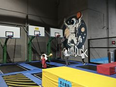 -超时空蹦床团建·VR潮玩运动娱乐·生日派对游乐园(金桥店)