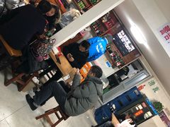 等位区-宝瑞门钉肉饼店