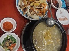 -菌之家·专业纯野生菌火锅·特色炒菌