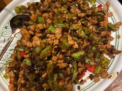 -云海肴·汽锅鸡·云南菜(天山百盛优客店)