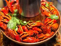 -沪小二炭火蛙锅(淮海中路美食不夜城店)