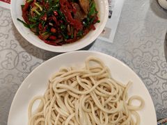 辣皮子韭菜肉拌面-汗腾格里·风味餐厅(新疆驻京办店)