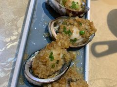 蒜蓉蒸鲍鱼-琼大师东方烤乳猪(亚特兰蒂斯店)
