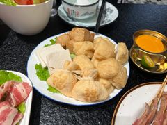 -何妹湿辣牛肉·粤式烧烤砂煲(桂雅路店)