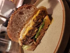 -HIGH FIVE哈福手工汉堡(桂林路店)