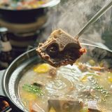 那就来京城醉野CLUB吧！这里既有炭烤火锅