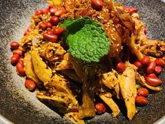 手撕扁担鸡-吃饭皇帝大土家民族菜(正大广场店)