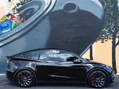 -TESLA 特斯拉(上海太古汇体验店)