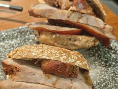 -老天桥酱肉烧饼夹肘子(天桥店)