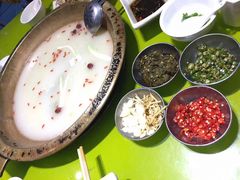 -颜氏双江清水鱼一养身火锅(磁器口店)