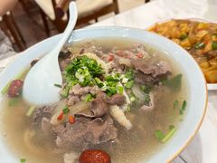 全牛滋补锅-犇逸·乐山跷脚牛肉·四川现炒(览海店)