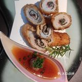 位置:店铺开在茂业街区，满眼都是各国美食
