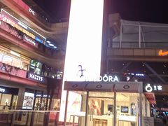-砂之船奥莱(南京江宁店)