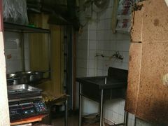 -梅记大块头爆鱼店(乍浦路店)