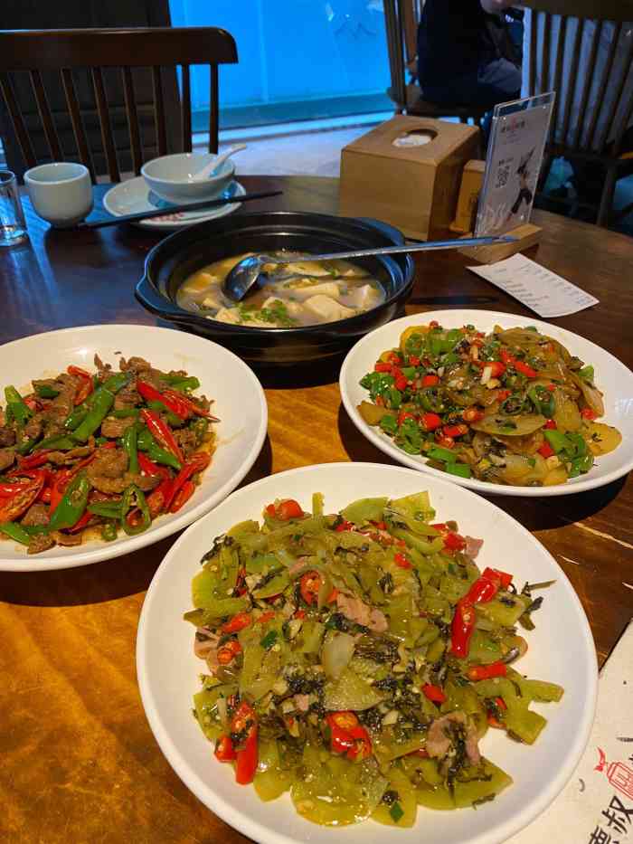 德叔阙里·衢州菜馆(南商店)-"这家馆子门面挺逗的,面对步行街的是