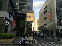 -中航城君尚购物中心