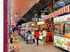 -三亚火车头万人海鲜广场