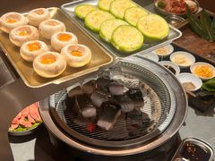 -围炉肉舍•炭烤活鳗•丹东海鲜烤肉(步行街店)