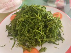 -华龙特色大骨鸡农家菜馆