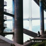 如果穿个白色的飘逸长裙跑起来，一定美极了
