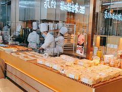面包甜点陈列柜-西村叔叔的店·面包·甜品·蛋糕(清河万象汇店)