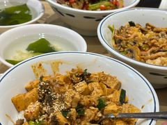 -李与白包子铺(桐梓林店)