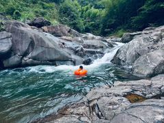 -安吉龙王山峡谷漂流