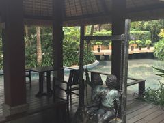 -三亚湾海居铂尔曼度假酒店