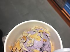 哈根达斯-钱小奴海鲜自助黑金店(杭州滨江龙湖店)