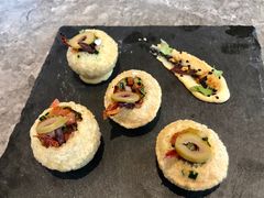 香脆素食小球配阿拉伯三角豆泥浆-新元素(三里屯太古里南区)