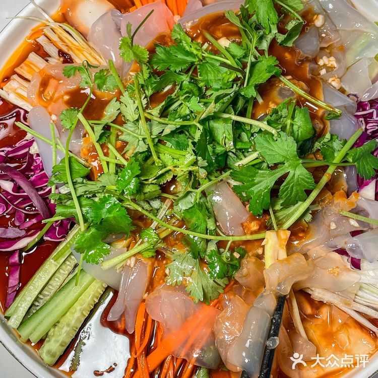 这顿铁锅炖大公鸡🍲放眼杭州也是相当炸裂!