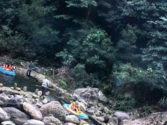 -安吉龙王山峡谷漂流