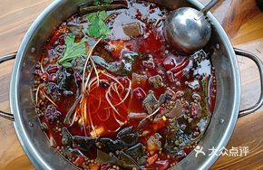 Special Crispy Bamboo Fragrant Chicken (Medium Pot)