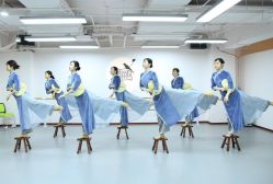 -尚美霓裳晚礼服·合唱服·舞蹈演出服租赁定制