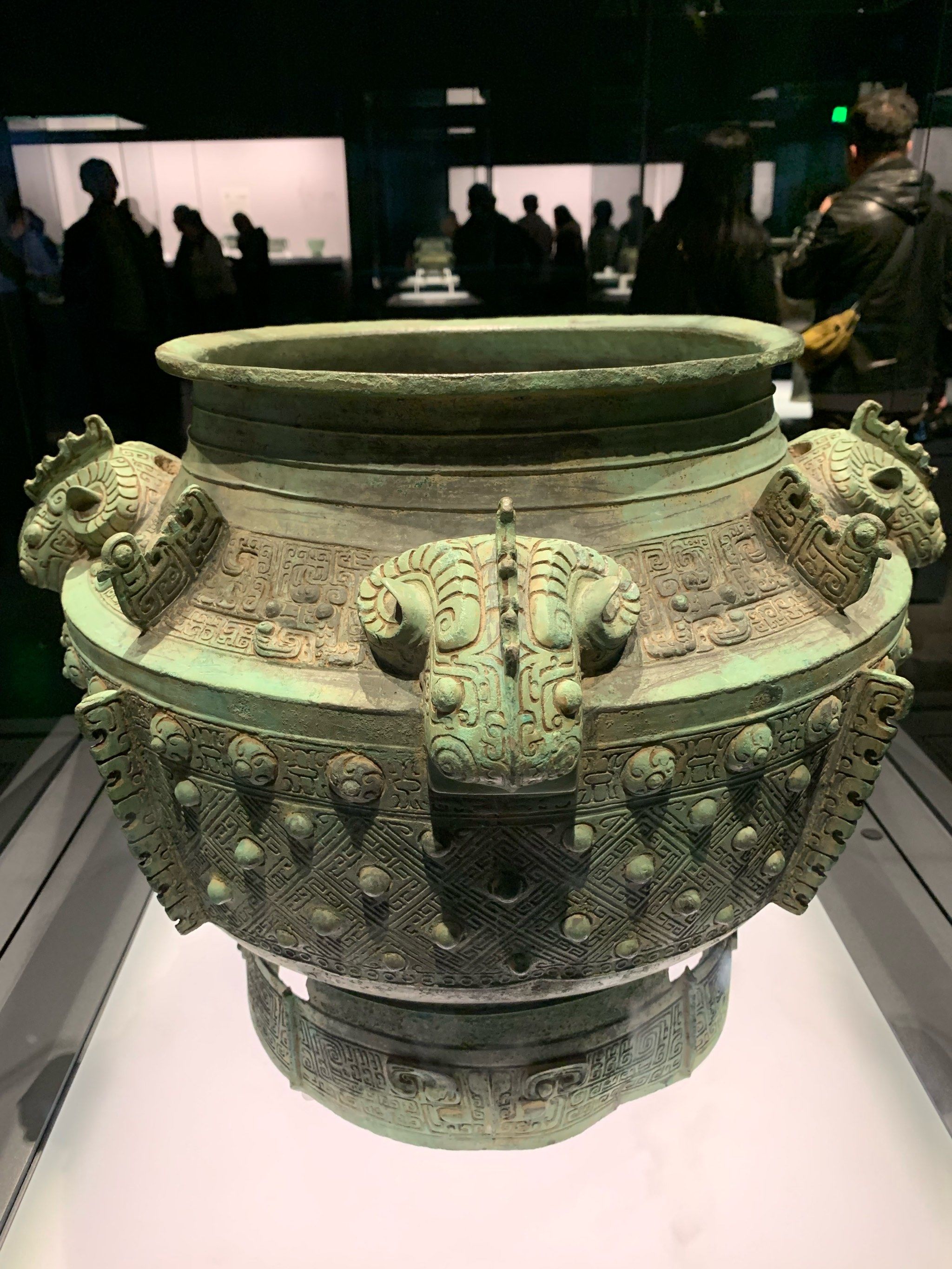青铜器(bronze ware)在古时被