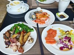 -大中华希尔顿酒店-念自助餐·嗨啤·小龙虾