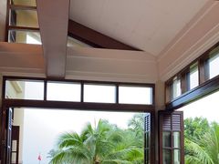 -亚龙湾喜来登·美景台大堂吧