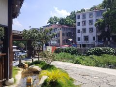 -湘力力小院·鱼汤泡饭(枫林路店)