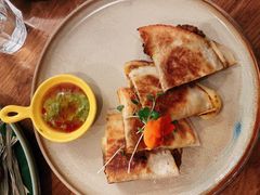 -304/BRUNCHRESTAURANT