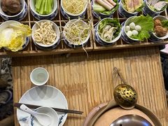 -聚汇三少·龙虾·中餐厅(莫邪路新天地店)