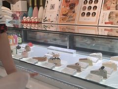 -Fridi Patisserie Cafe