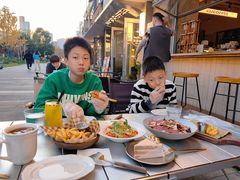 -三勾JJJ Burger&Coffee(梅溪湖店)