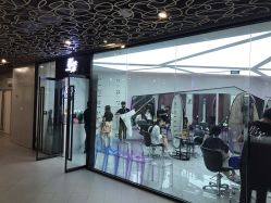 -变画·发型STUDIO