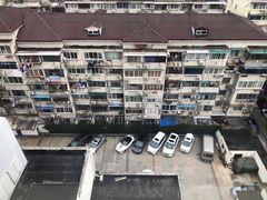-上海虹桥君丽假日酒店(娄山关路地铁站店)